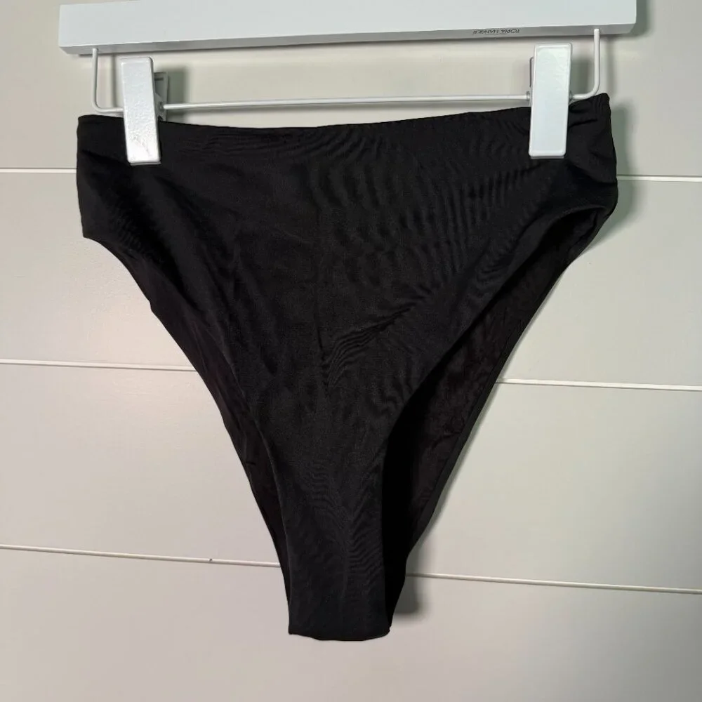 SKIMS Swim Mid Waist Bottom Onyx Size Medium NWT and Liner